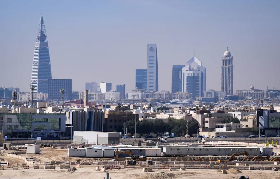 Saudi Arabia Halts East–West Oil Pipeline After Reported Drone Strikes; Several Injured