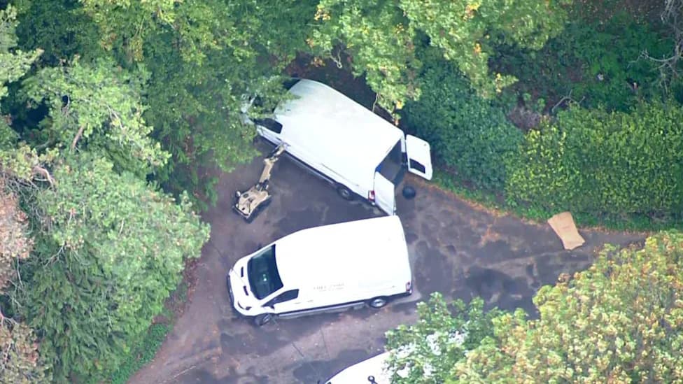 Five Arrested Near RAF Fairford in Major Counter‑Terror Probe as Bomb Squads Examine Vehicles